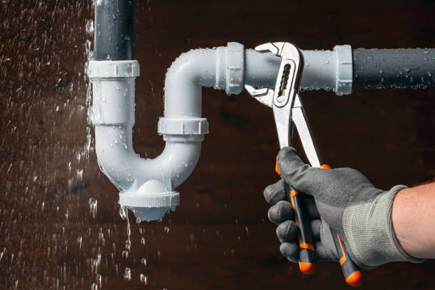 Professional Leak Detection technician working in Reynolds, IN